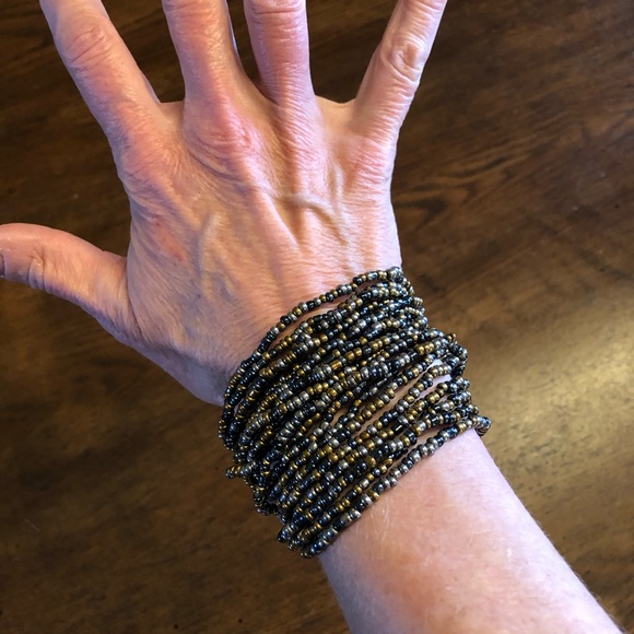 Gorgeous multi-strand, black & copper beaded bracelet w/ wooden closure, NWOT - Picture 6 of 14